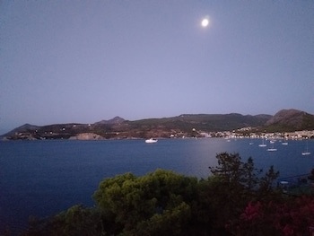 Kavos Bay Seafront Hotel galeri fotoğrafı