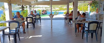 Kavos Bay Seafront Hotel galeri fotoğrafı