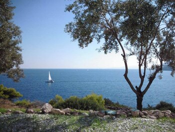 Kavos Bay Seafront Hotel galeri fotoğrafı