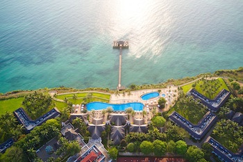 Sea Cliff Resort & Spa