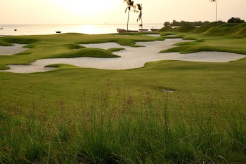 Sea Cliff Resort & Spa