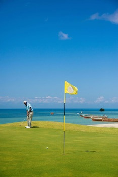 Sea Cliff Resort & Spa