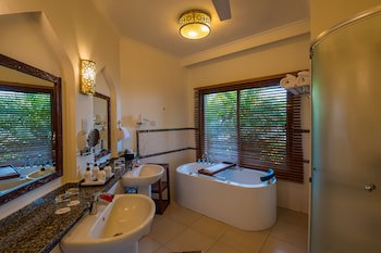Sea Cliff Resort & Spa