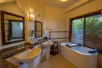Sea Cliff Resort & Spa