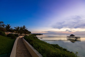 Sea Cliff Resort & Spa
