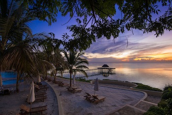 Sea Cliff Resort & Spa
