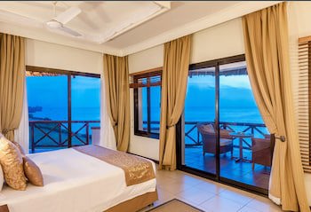 Sea Cliff Resort & Spa