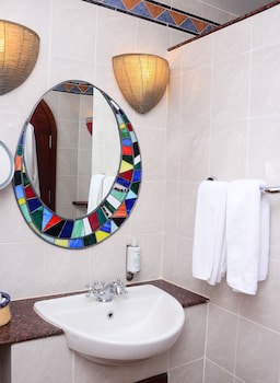Amboseli Serena Safari Lodge