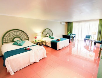 Van Der Valk Plaza Beach & Dive Resort Bonaire