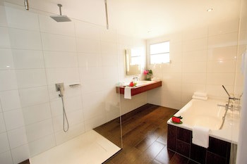 Van Der Valk Plaza Beach & Dive Resort Bonaire
