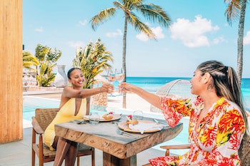 Van Der Valk Plaza Beach & Dive Resort Bonaire