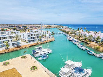 Van Der Valk Plaza Beach & Dive Resort Bonaire