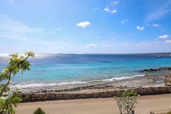 Van Der Valk Plaza Beach & Dive Resort Bonaire