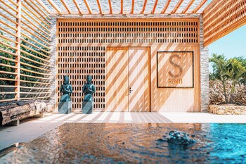 Van Der Valk Plaza Beach & Dive Resort Bonaire