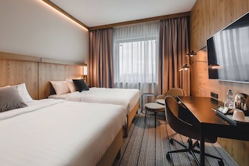 Courtyard By Marriott Warsaw Airport