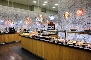 Courtyard By Marriott Warsaw Airport