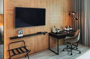 Courtyard By Marriott Warsaw Airport