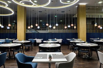 Courtyard By Marriott Warsaw Airport