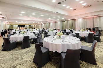 Courtyard By Marriott Warsaw Airport