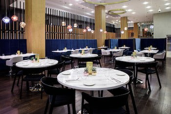 Courtyard By Marriott Warsaw Airport