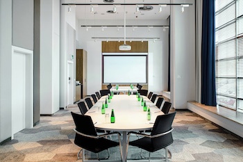 Courtyard By Marriott Warsaw Airport