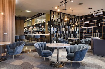 Courtyard By Marriott Warsaw Airport