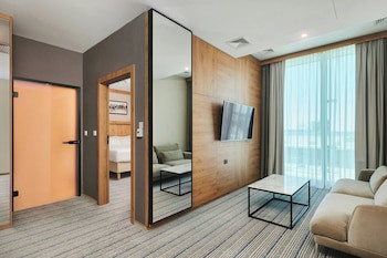 Courtyard By Marriott Warsaw Airport