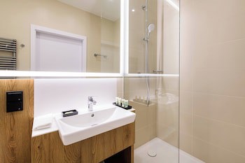 Courtyard By Marriott Warsaw Airport