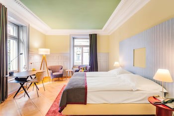 Alma Hotel
