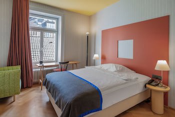 Alma Hotel