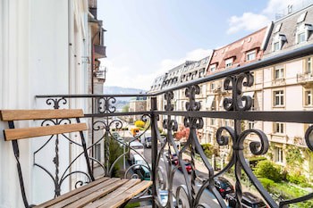 Alma Hotel