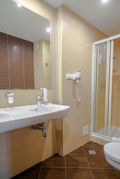 Gold Hotel