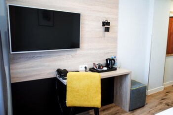 Gold Hotel