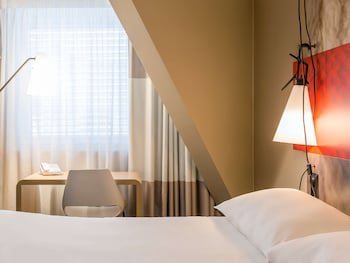 Ibis Geneve Centre Lac