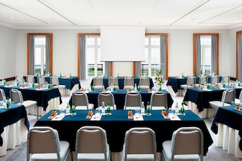 Praia D'el Rey Marriott Golf & Beach Resort