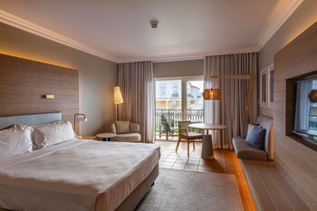 Praia D'el Rey Marriott Golf & Beach Resort