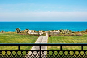 Praia D'el Rey Marriott Golf & Beach Resort