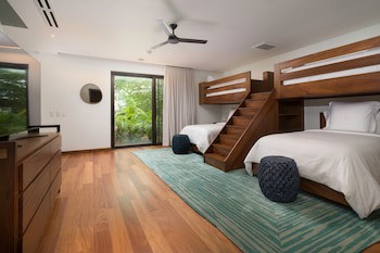 Four Seasons Resort Peninsula Papagayo, Costa Rica