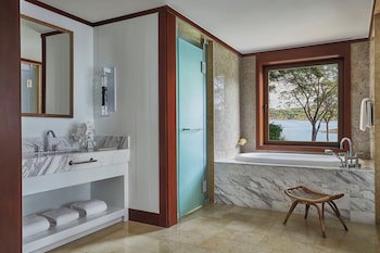 Four Seasons Resort Peninsula Papagayo, Costa Rica