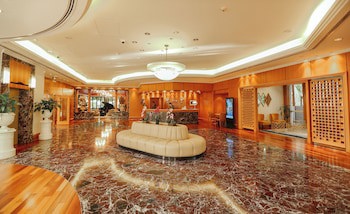 Dubai Marine Beach Resort & Spa