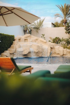 Dubai Marine Beach Resort & Spa