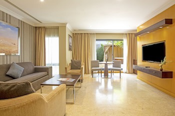 Dubai Marine Beach Resort & Spa