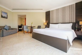 Dubai Marine Beach Resort & Spa