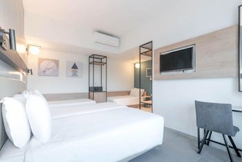 Hotel Avra By Smile Hotels