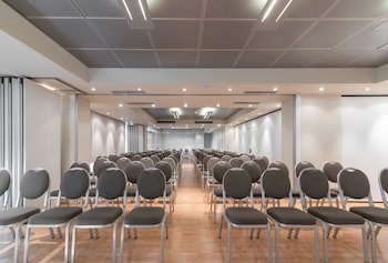 Hotel Avra By Smile Hotels