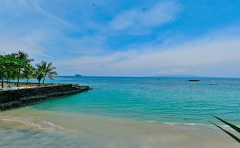 Candi Beach Resort And Spa