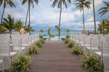 Candi Beach Resort And Spa