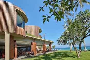 Candi Beach Resort And Spa