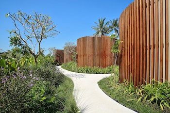Candi Beach Resort And Spa