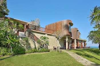 Candi Beach Resort And Spa